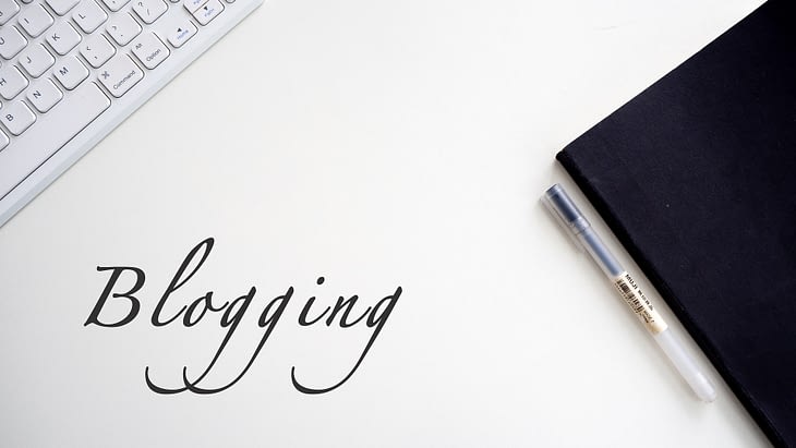 what is blogging